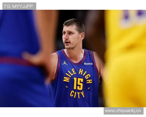 约基奇展现MVP风范18投12中豪取33分15板16助大三双并贡献3次抢断